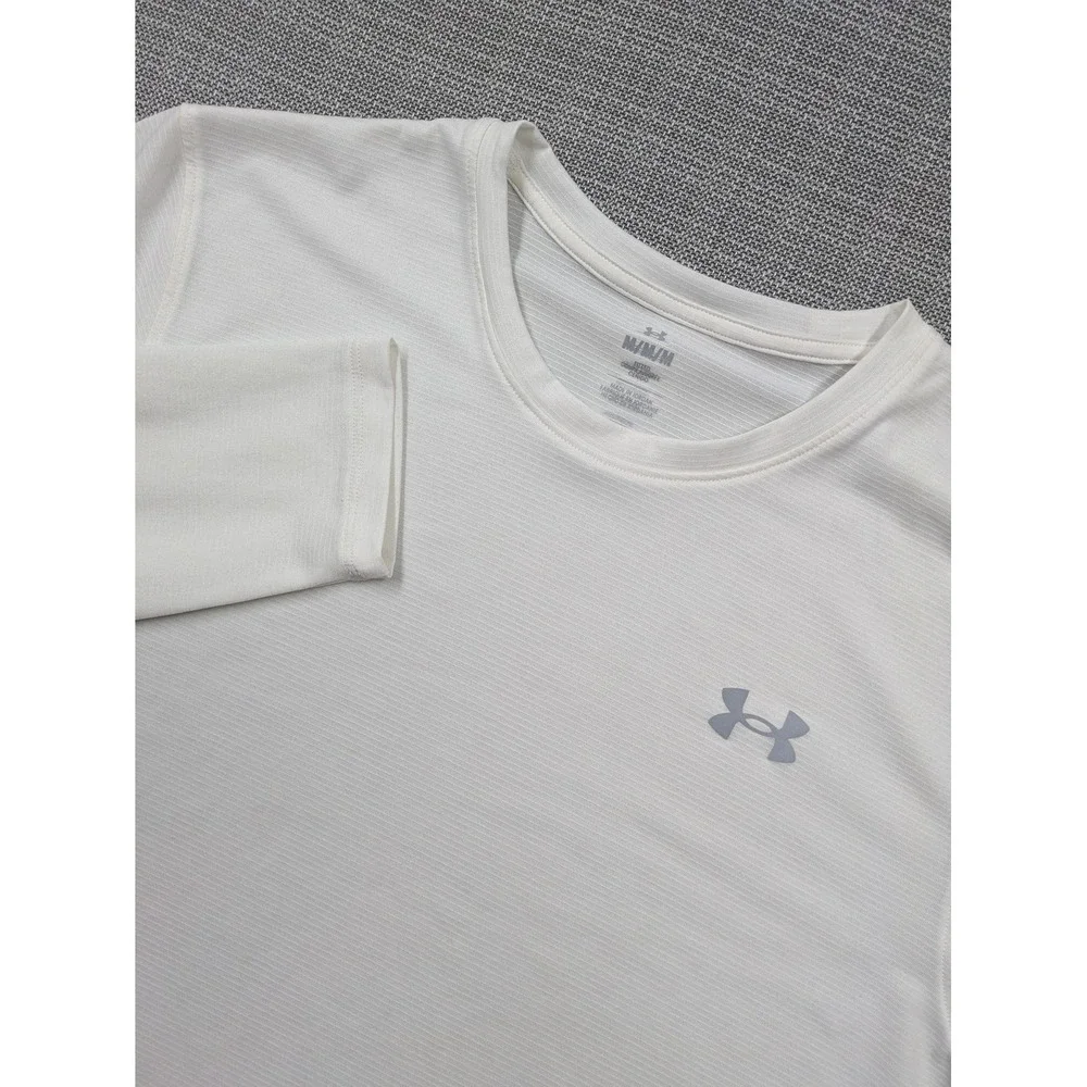 Under Armour Shirt Mens Medium White Long Sleeve Fitted Performance Base Layer